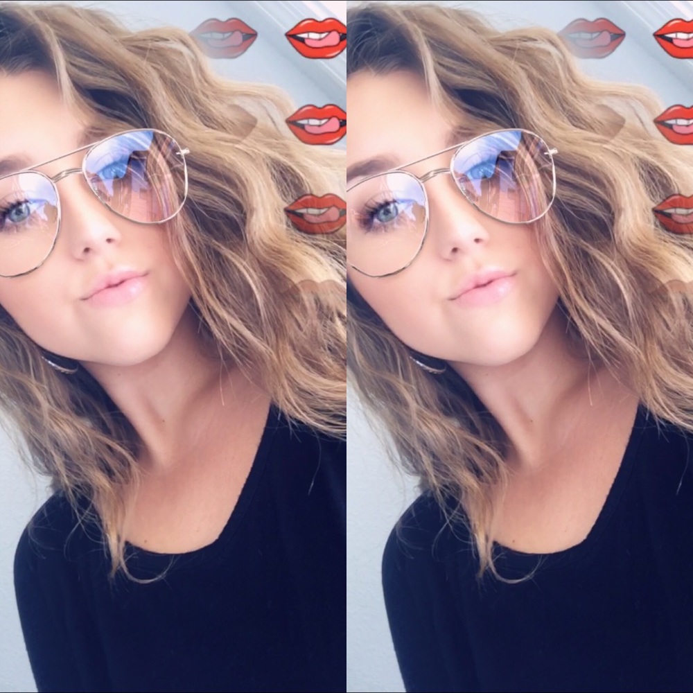Meet your Posher, Brooke
